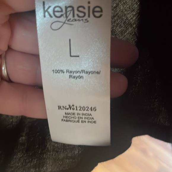 Collared black blouse - Picture 5 of 6